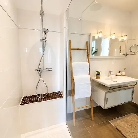 Villa Vue Avec Piscine Privee *